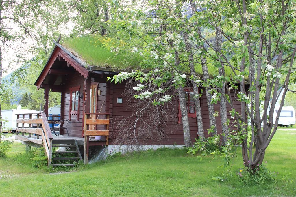 Skysstasjonen Cottages Релдал Номер фото